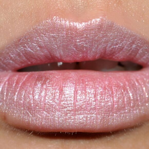 MAC Limited Edition 40th Anniversary Bringbacks Glazed/Frost Lipstick in Bubbles - Picture 7 of 16